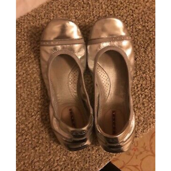 Authentic Prada flats - Picture 1 of 5